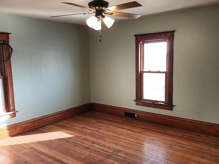 Master bedroom. (2)