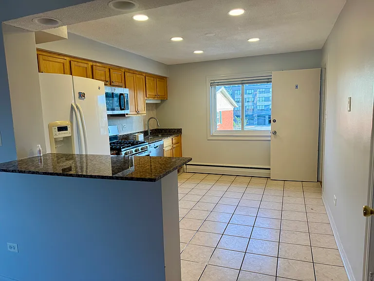 427 S Euclid Ave #H — Photo 4