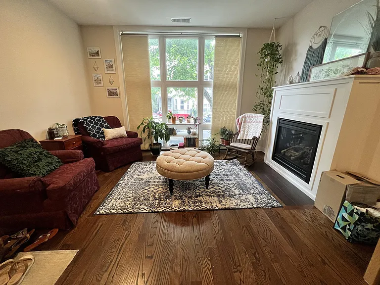 1844 N California Ave — Photo 4