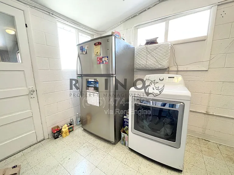 273 E Wilson Ave — Photo 10