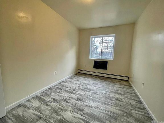 3rd image of 1106 Forest Ave #C