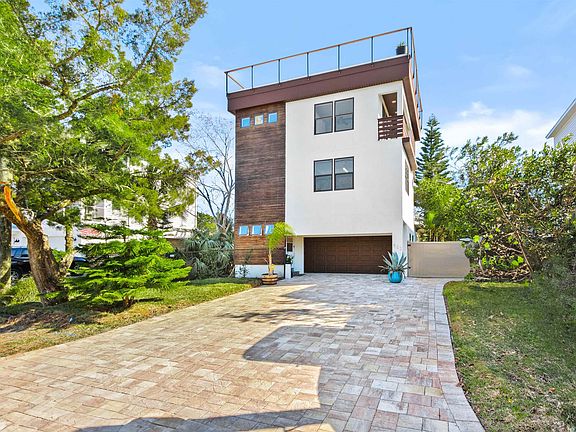 2nd image of 522 Arricola Ave