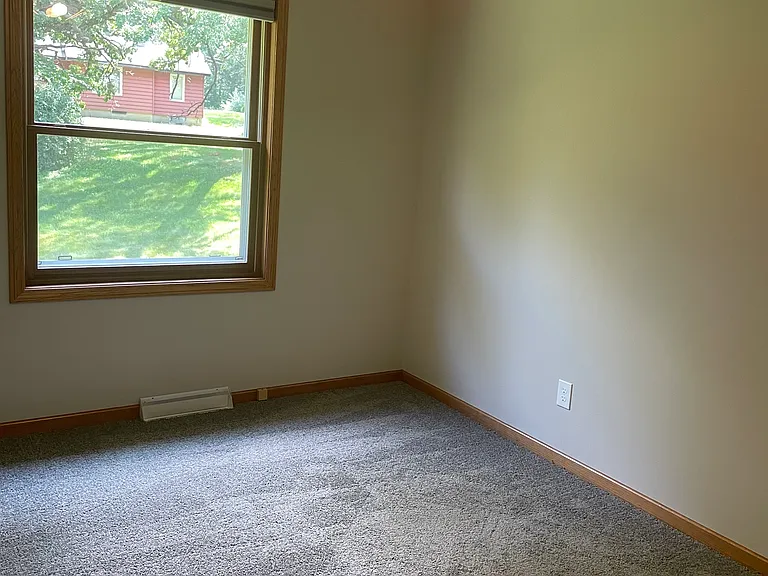 538 Outlook Dr — Photo 10