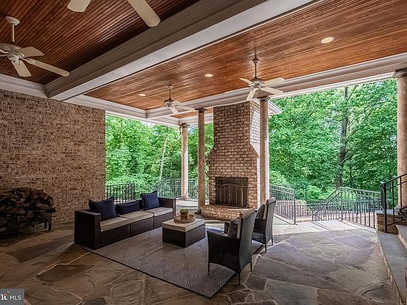 2nd image of 4826 Maury Ln