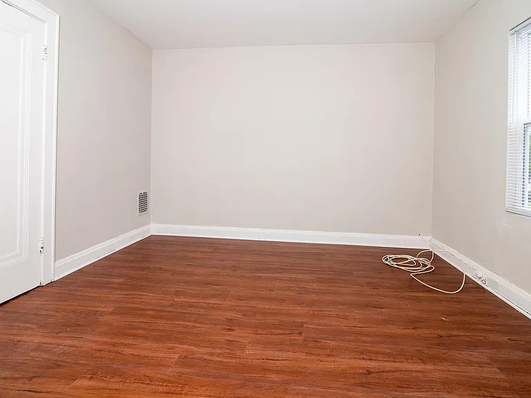 1157 Linwood Ave — Photo 18