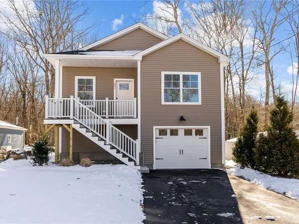 441 Lake Washington Dr, Glocester, RI 02814