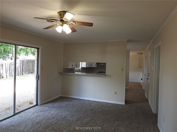 4th image of 406 Leslie Dr