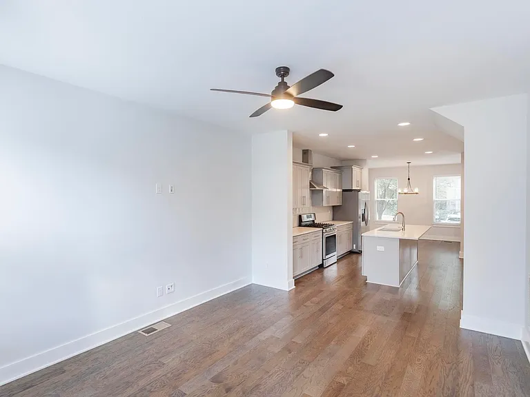 708 Tral St — Photo 9