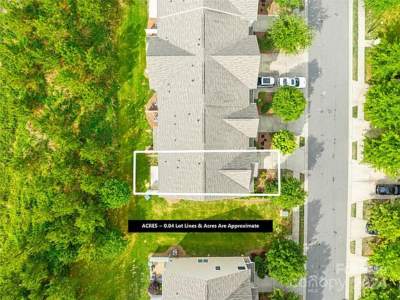 4th image of 3233 Yarmouth Ln