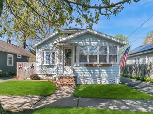 382 El Paso St, Springfield, MA 01104