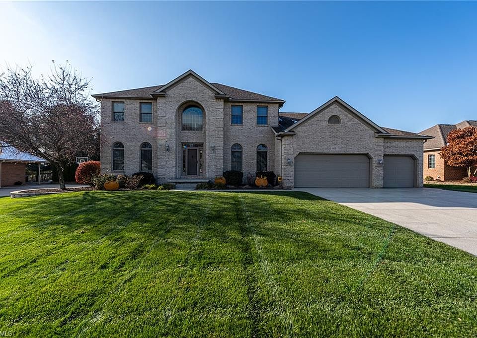 1st image of 822 Park Village Dr
