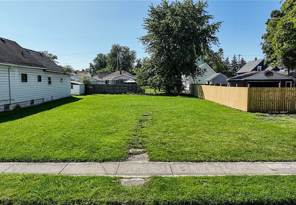 1st image of 240 Garland Ave #8