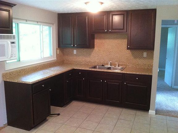 5th image of 3821 Saranac Dr