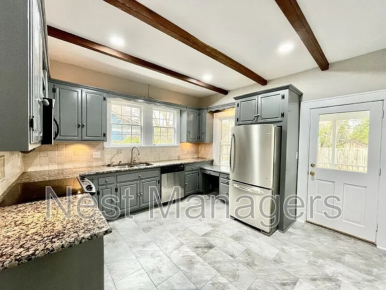 1312 Summitt Ave — Photo 10