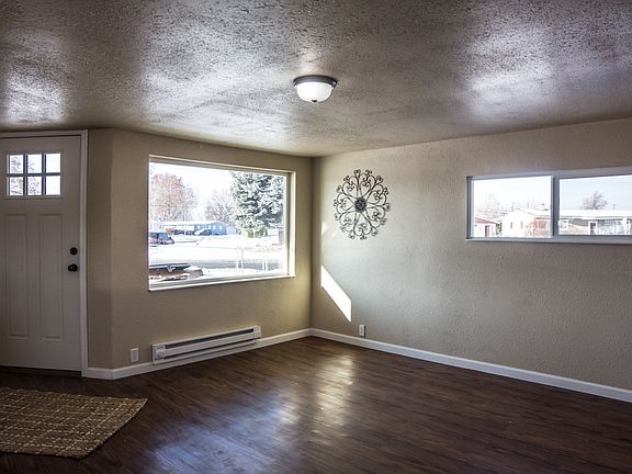 2nd image of 2014 Kuhn St