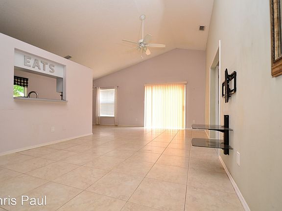 2nd image of 127 Crossbryn Ct