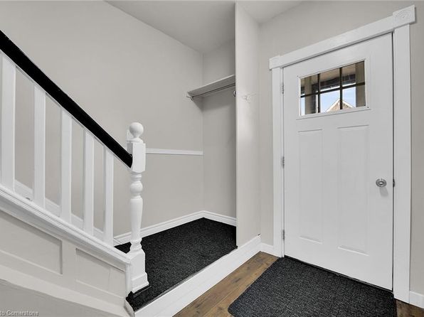 18 Keith St, Hamilton, ON L8L 3S1