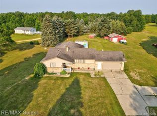 14315 Seymour Rd, Montrose, MI 48457