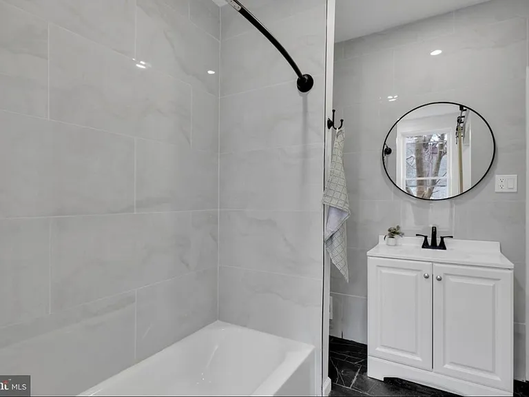 3352 Amber St — Photo 22