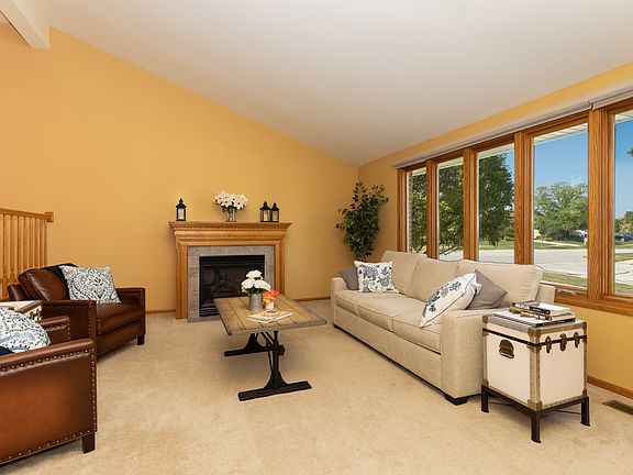 2nd image of 17731 Oakwood Dr