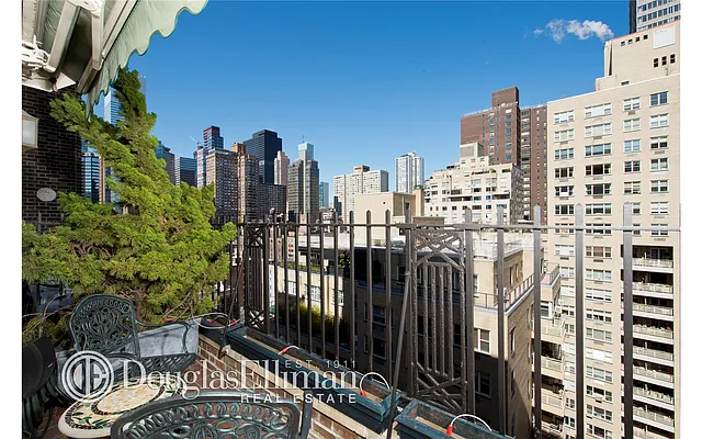 Sold by Douglas Elliman | media 15