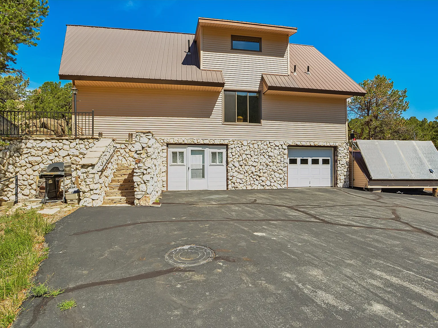 4 bed, 1909 sqft, $3,000 — Photo 1