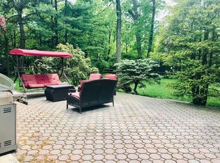 21 Ross Rd, Livingston, NJ 07039