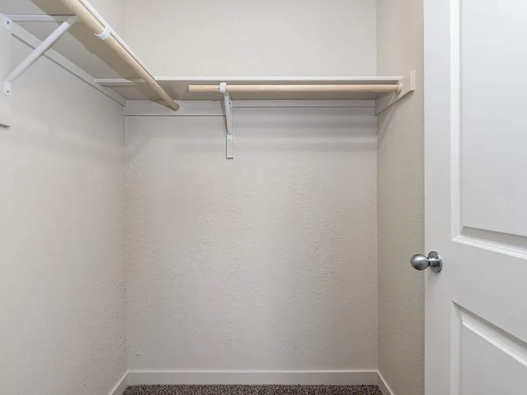 The Summit Apartments — Photo 21