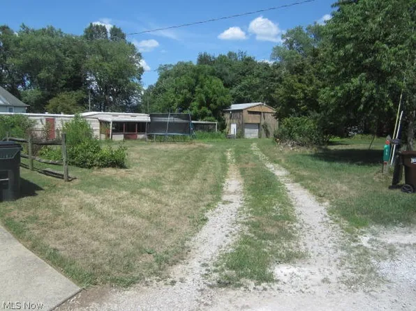54 Cornerville Rd, Marietta, OH 45750