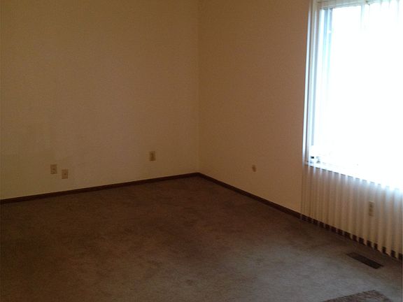 3rd image of 9078 Mandel Dr
