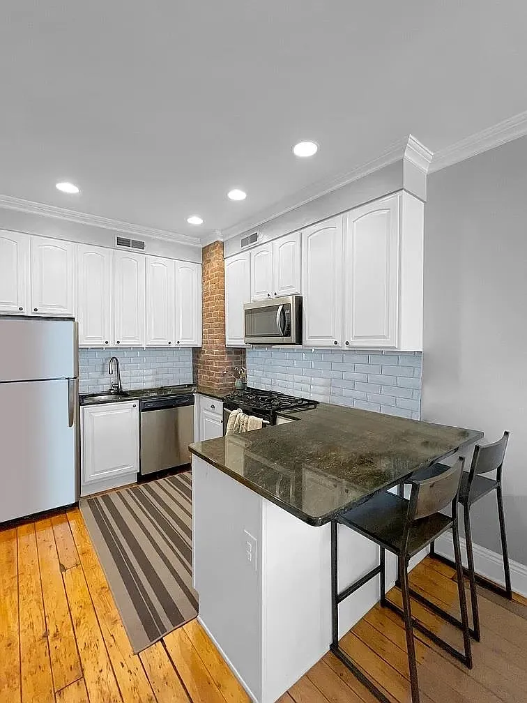 Building Photo - 346.5 8th St