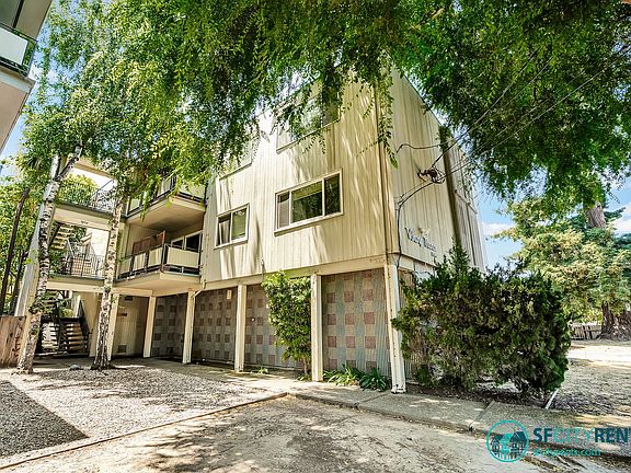 2nd image of 1540 Hudson St APT 302