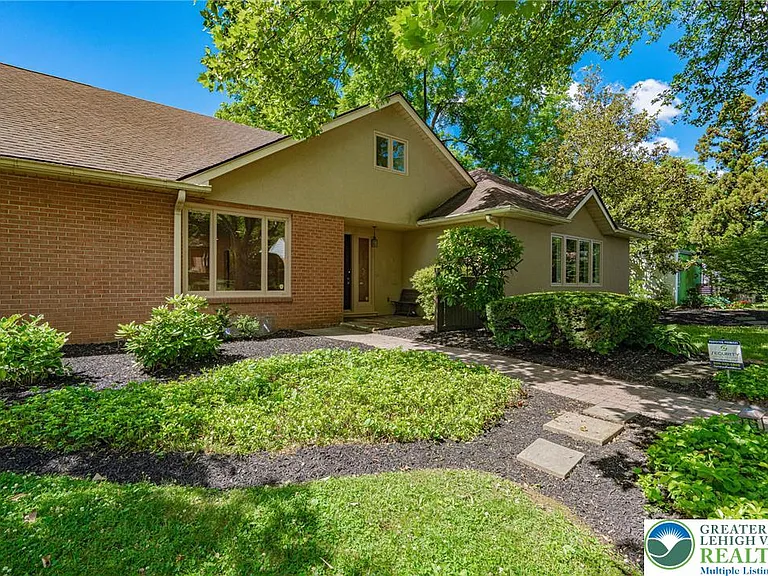 3608 S Highland St — Photo 4