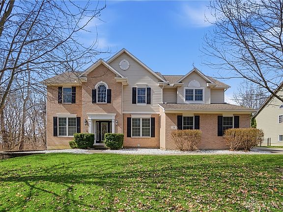 3rd image of 75 Triple Crown Cir