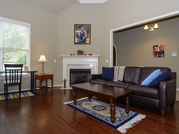 3rd image of 2187 Chalybe Dr