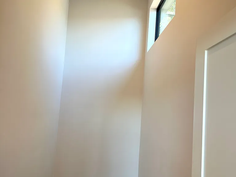 16' ceiling - Mudroom (between lounge and garage)