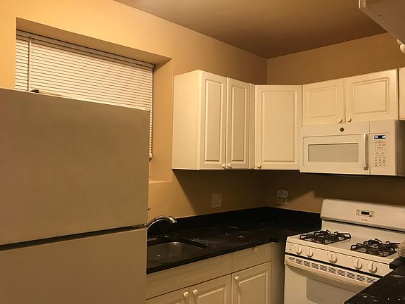 2nd image of 3400 W Barry Ave #2A