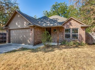 1409 Lawrence Rd, River Oaks, TX 76114
