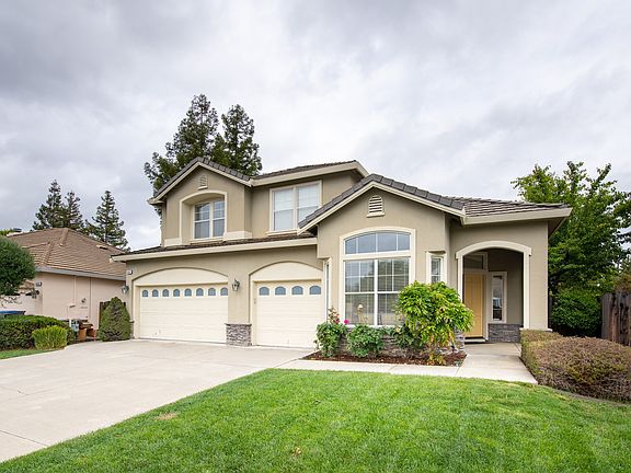 2nd image of 5640 Domaine Dr