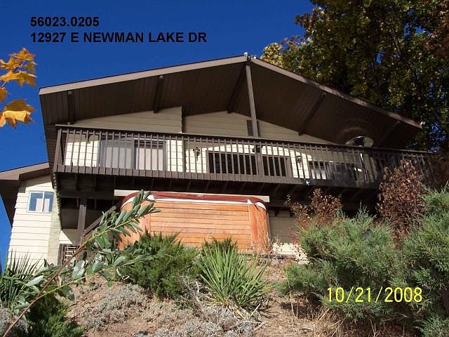 Main house deck & hot tub