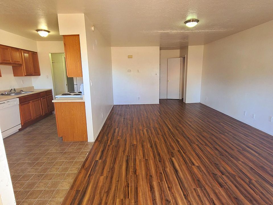 1st image of 12700 Copper Ave NE APT B
