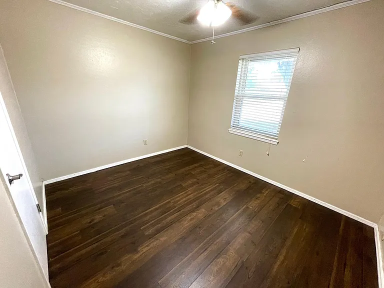 908 Cooper Ln — Photo 24