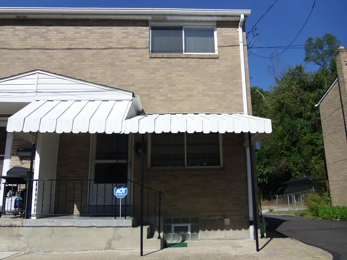 Front of 9 Johnson St. - 9 Johnson St