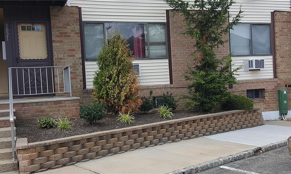2nd image of 1021 Cricket Ln #1021