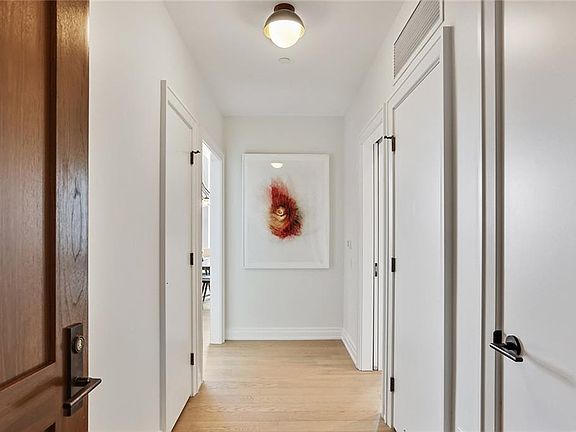 2nd image of 1001 Julia St APT 4G