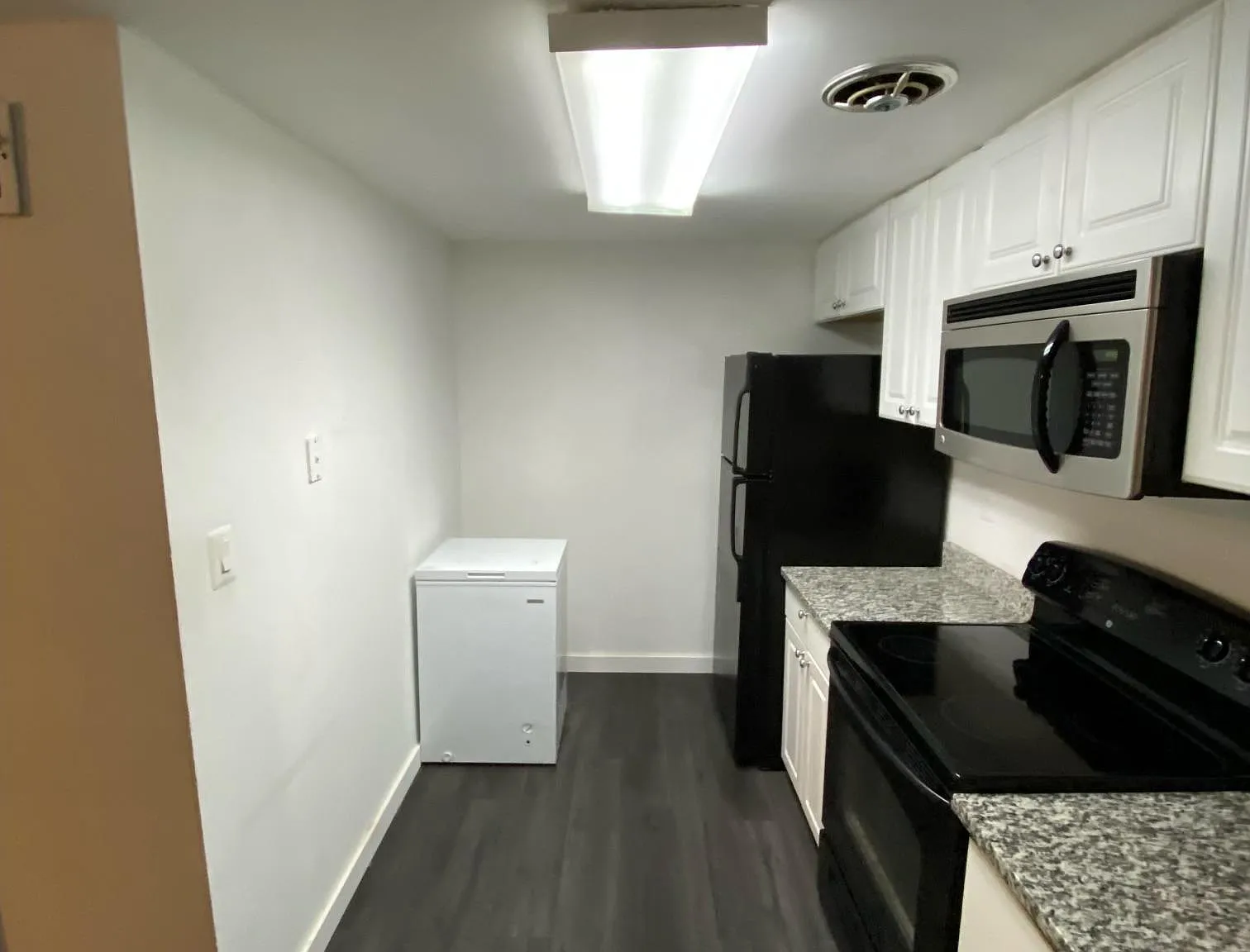 4 bed, 1140 sqft, $2,650 — Photo 4