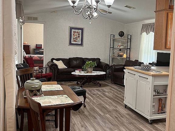 5th image of 1659 Luther Ln