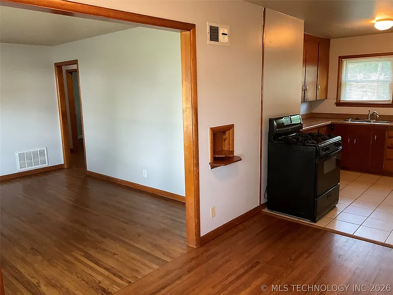 5220 E Independence St N — Photo 9