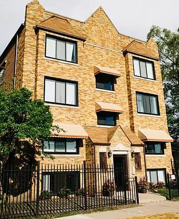 2 bed, $895 — Photo 1