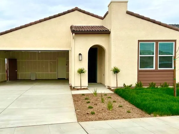 4011 Buckingham Ave, Clovis, CA 93619